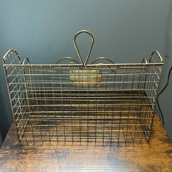 Vintage letters in/letters out mesh wire basket - Picture 4 of 4